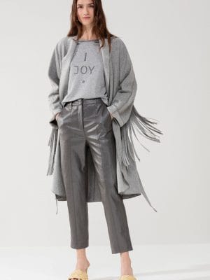 MANTEAU GRIS EN LAINE AVEC DÉTAIL FRANGÉ