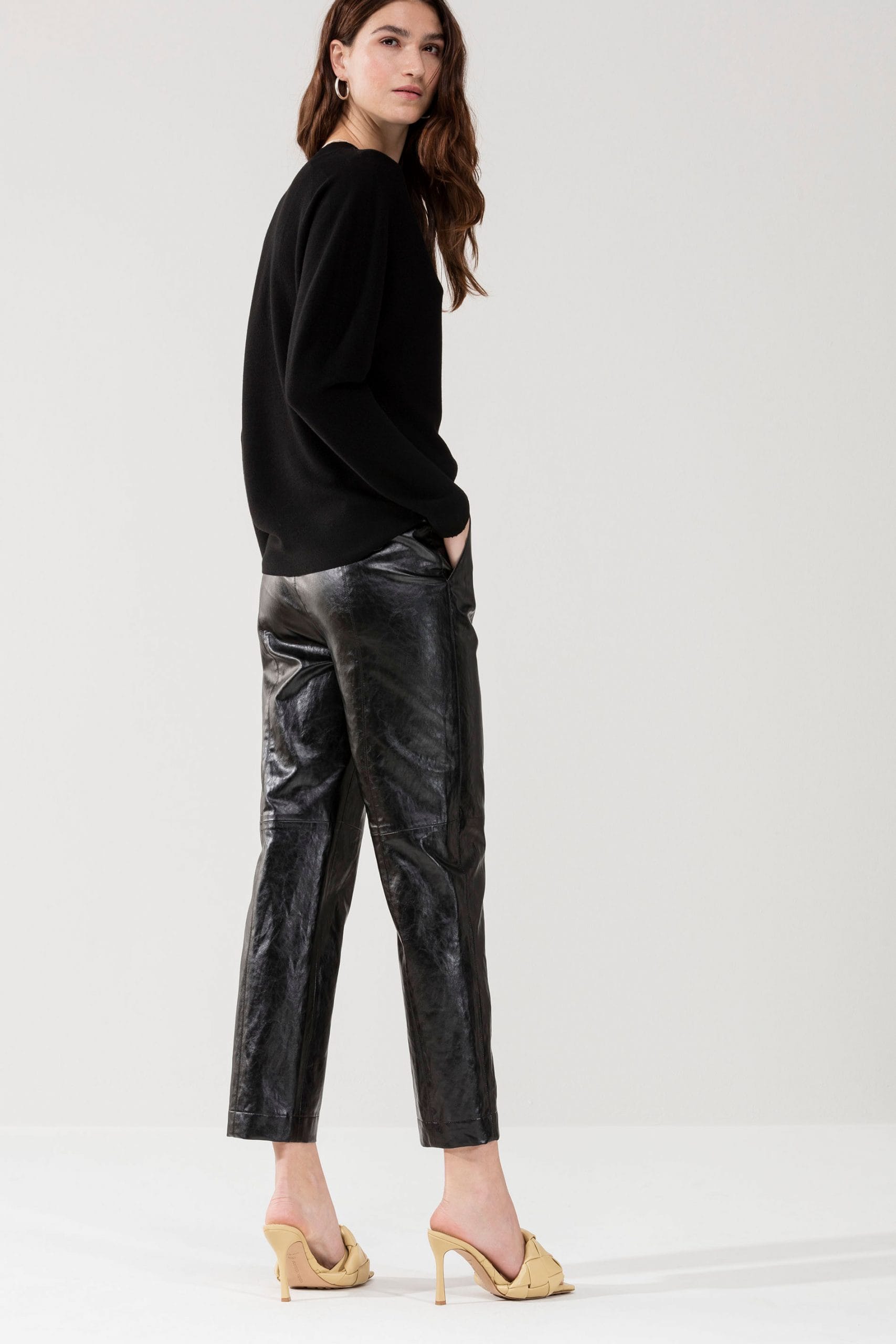 PANTALON TEXTURE TAILLE HAUTE NOIR – Image 3