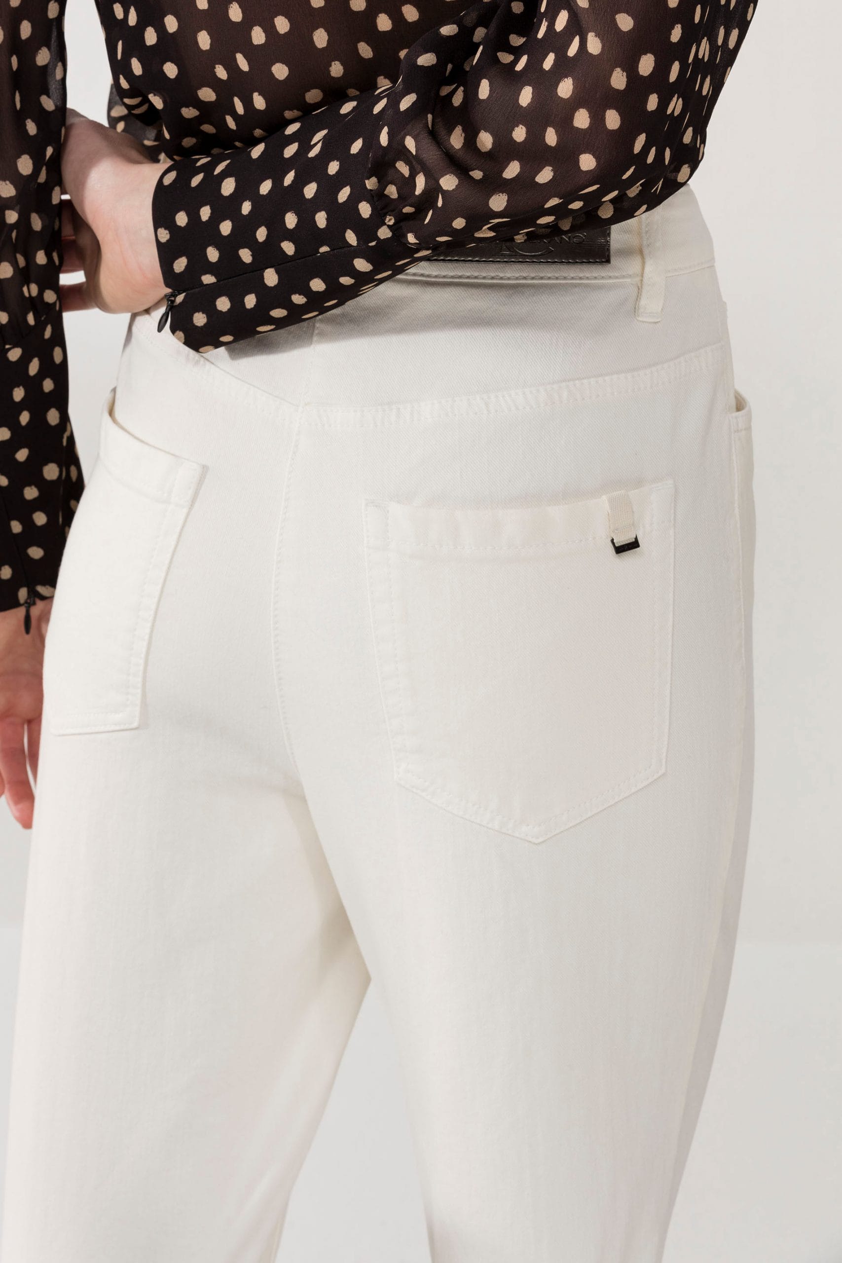 PANTALON DENIM DE COULEUR FUSELÉE – Image 4
