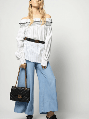 BLOUSE BLANCHE RAYÉE À ÉPAULES DÉNUDÉES