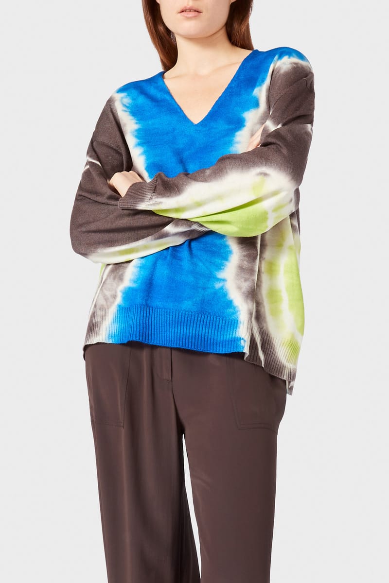PULL À COL-V EN LAINE TIE-DYE – Image 3