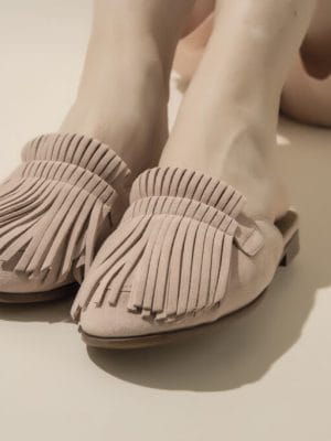 MULES A FRANGES EN DAIM ROSE
