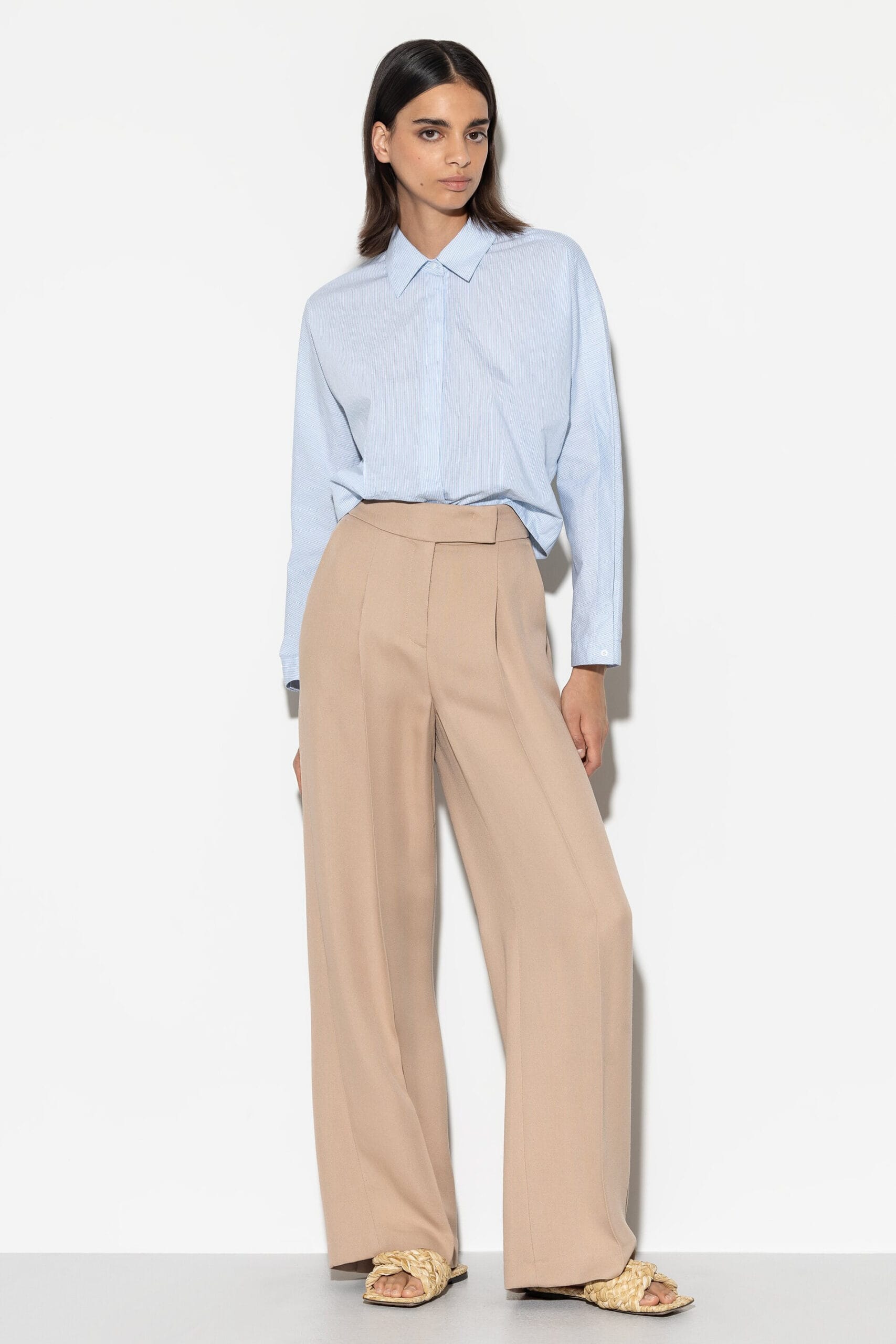 PANTALON LARGE EN GABARDINE BEIGE
