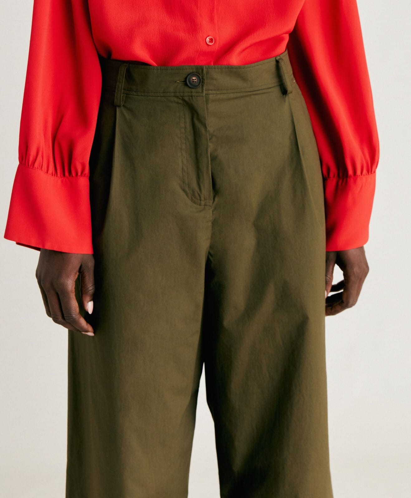 PANTALON GRECALE EN POPELINE VERT ARMÉE – Image 4