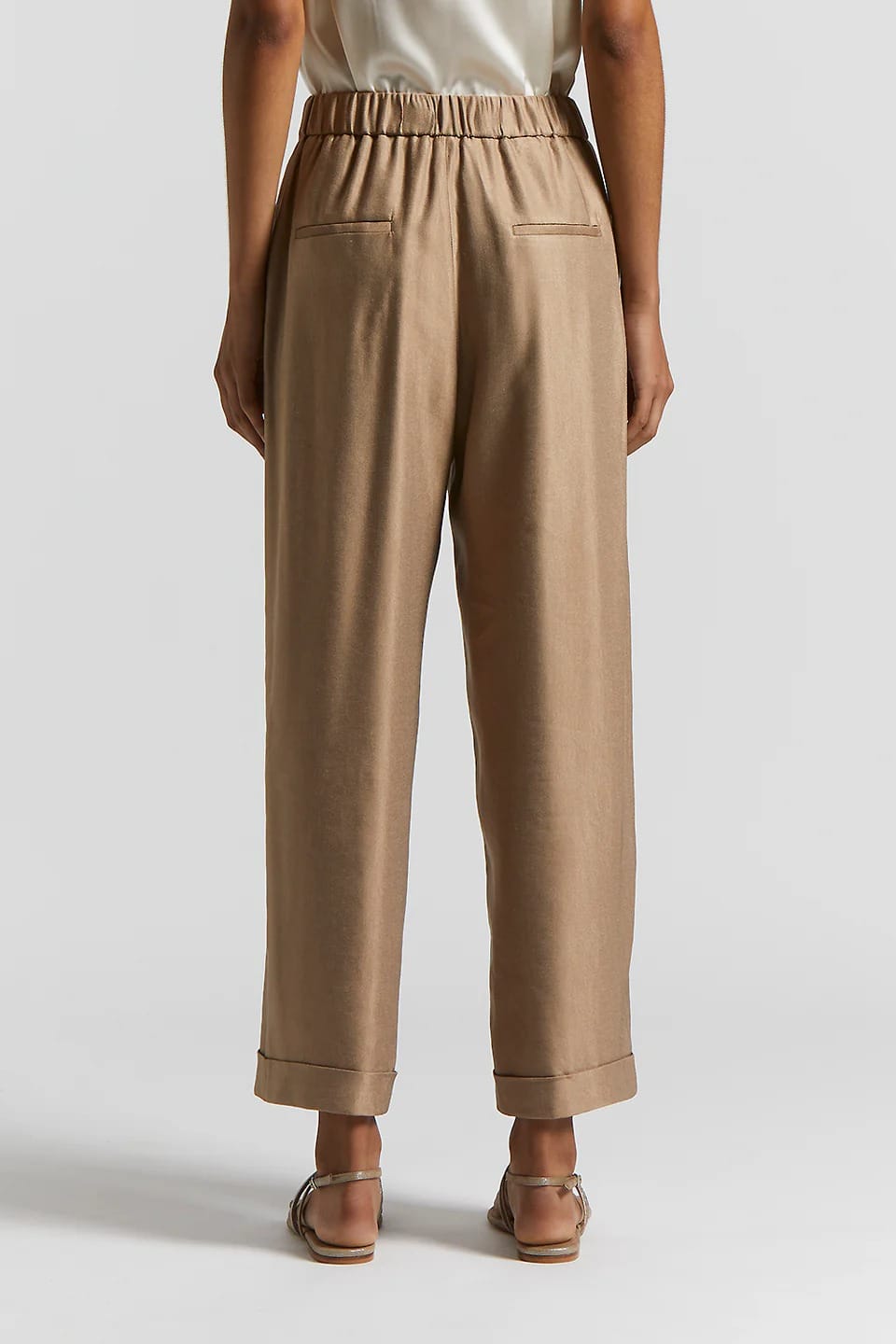 PANTALON EN GABARDINE DE VISCOSE ET LIN BRILLANT CAMEL – Image 2