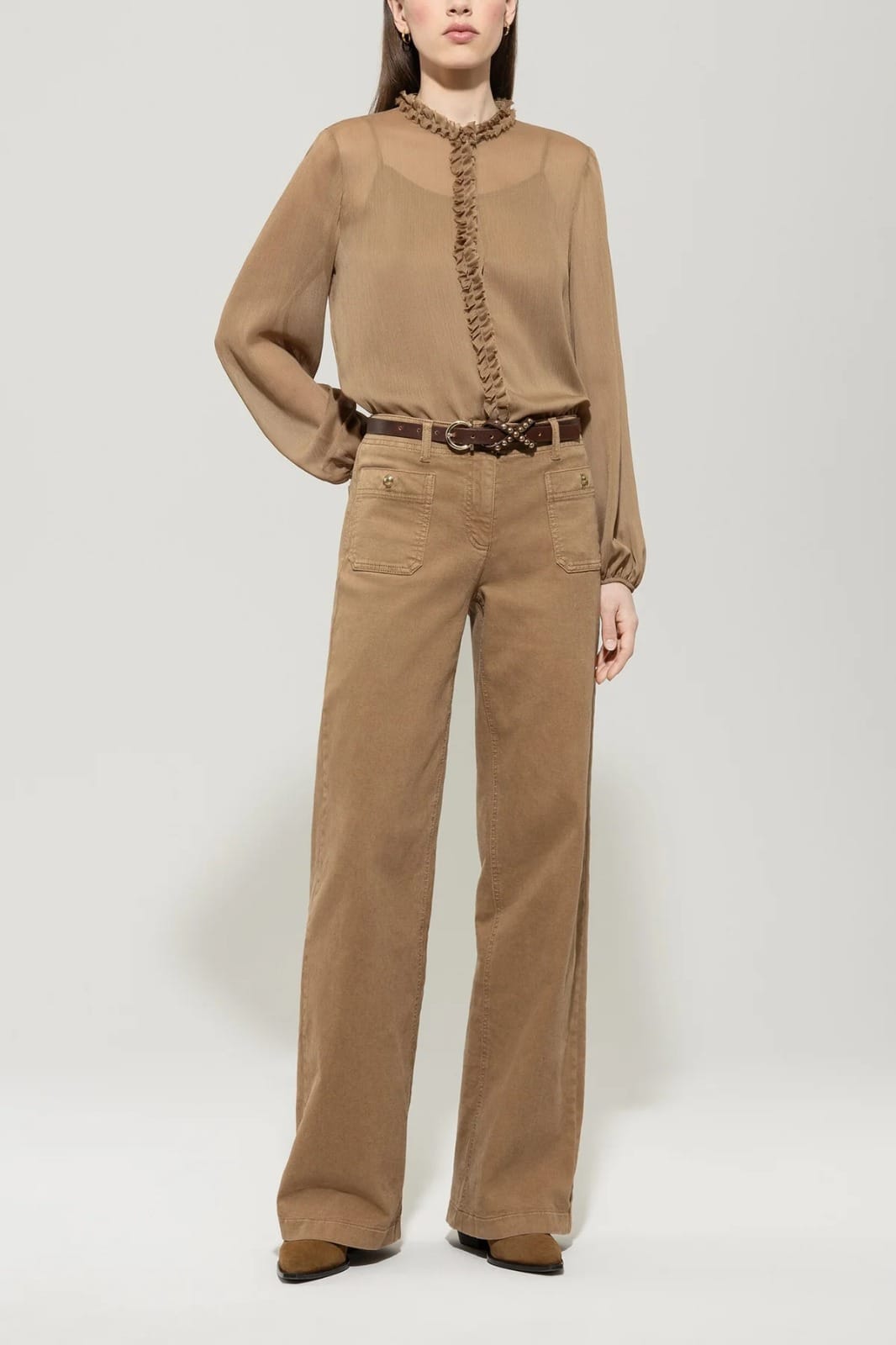 BLOUSE AVEC DETAILS DE VOLANTS