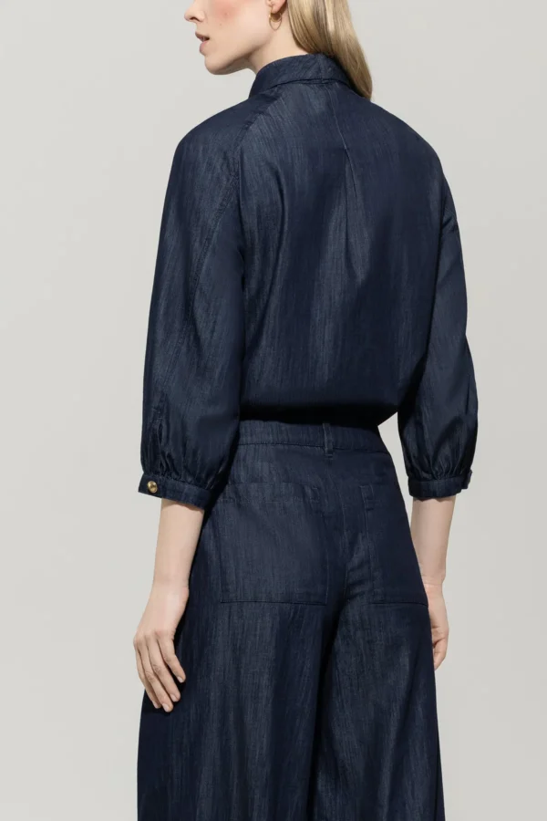 CHEMISIER EN DENIM AVEC UNE TRAINE – Image 3