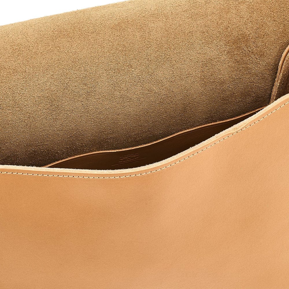 SAC BANDOULIERE EN CUIR CARAMEL – Image 3