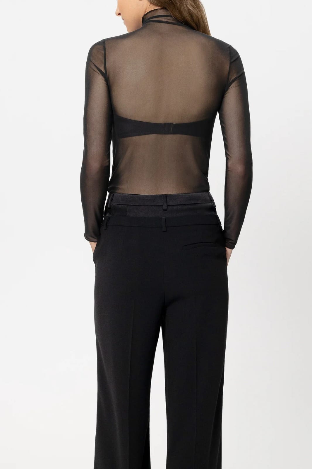 T-SHIRT A COL ROULE EN MAILLE NOIR – Image 3