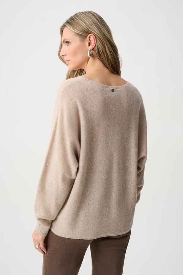 PULL SURDIMENSIONNE AVEC ORNEMENTS BEIGE – Image 2