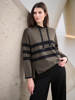 PULL RAYE A CAPUCHE