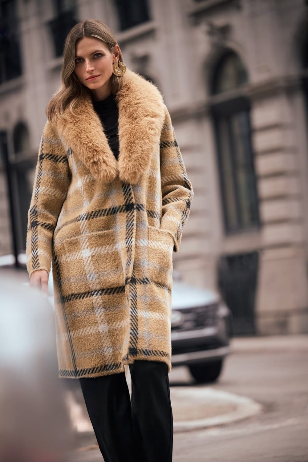 MANTEAU A COL FOURRURE
