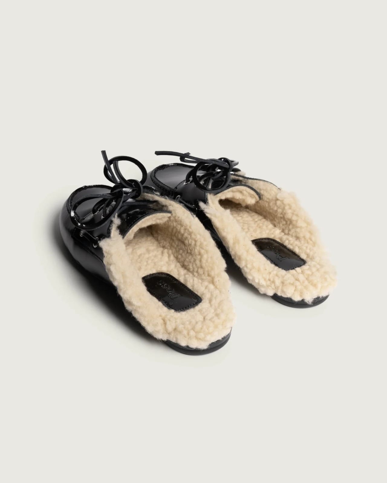 MOCASSINS BATEAU EN FOURRURE NOIR – Image 3