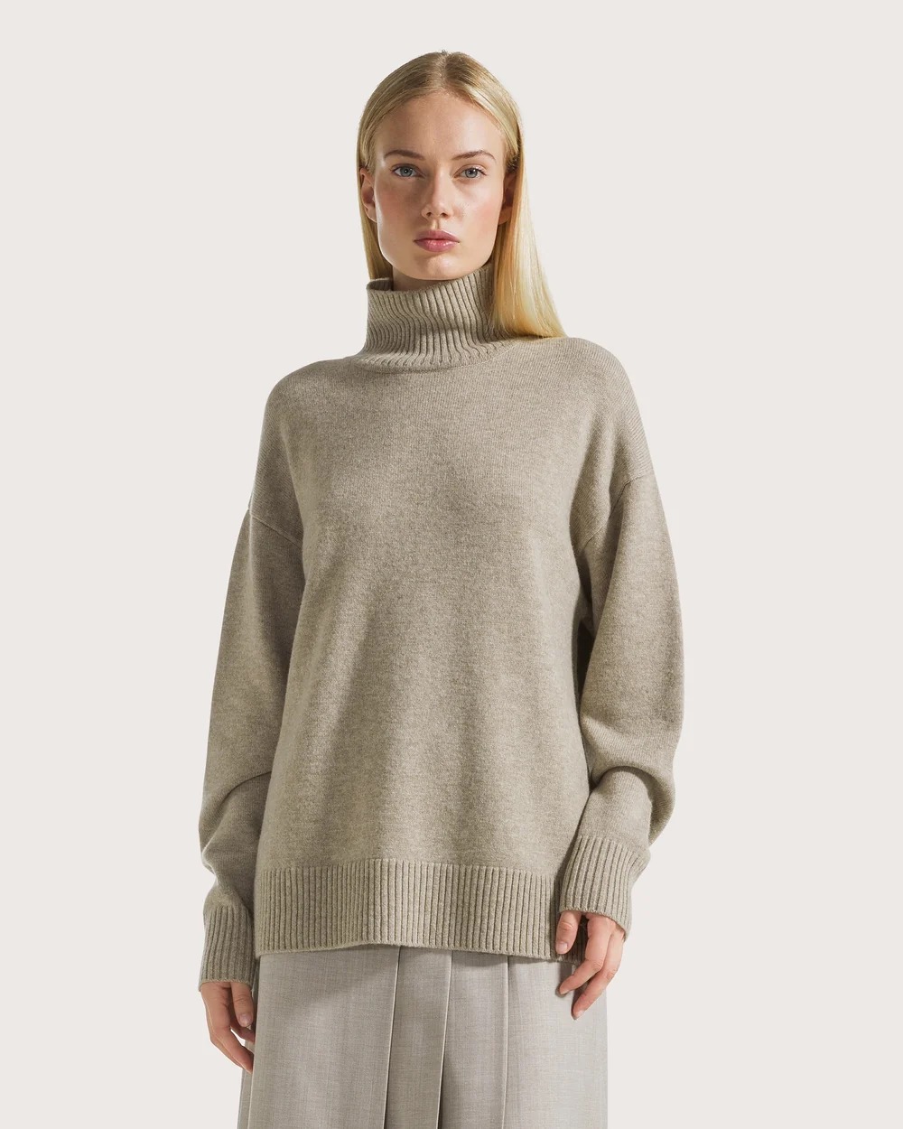 PULL A COL ROULE EN LAINE ET CACHEMIRE NOIR
