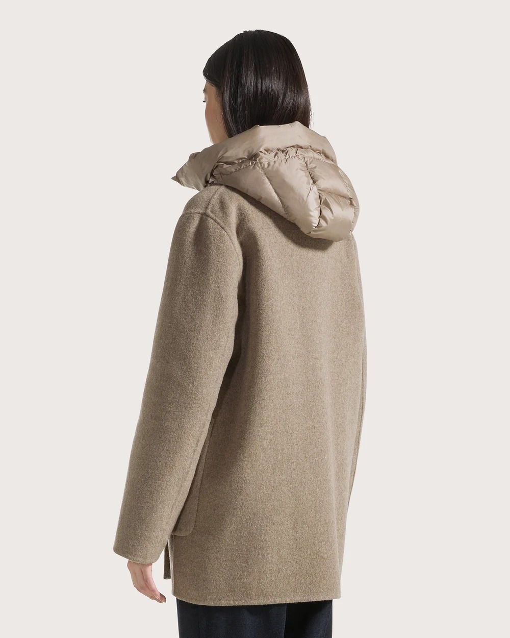 MANTEAU AVEC CAPUCHE AMOVIBLE BEIGE – Image 3
